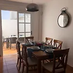 Central House In Tias With Private Pool Сasa de vacaciones