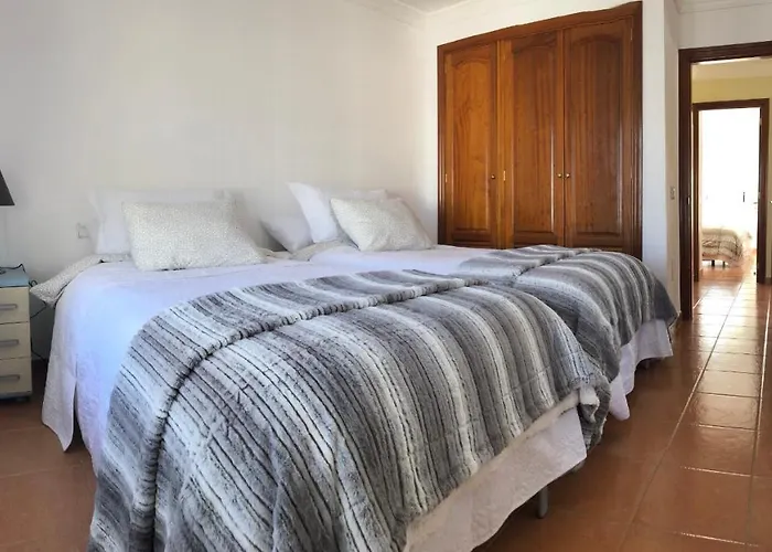 Dom wakacyjny Central House In Tias With Private Pool