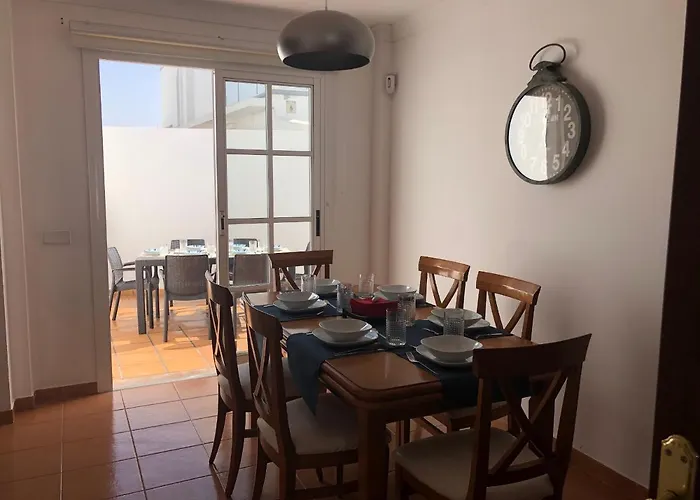 Central House In Tias With Private Pool Сasa de vacaciones